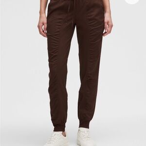 Lululemon black 12 dance studio joggers 🏃🏻